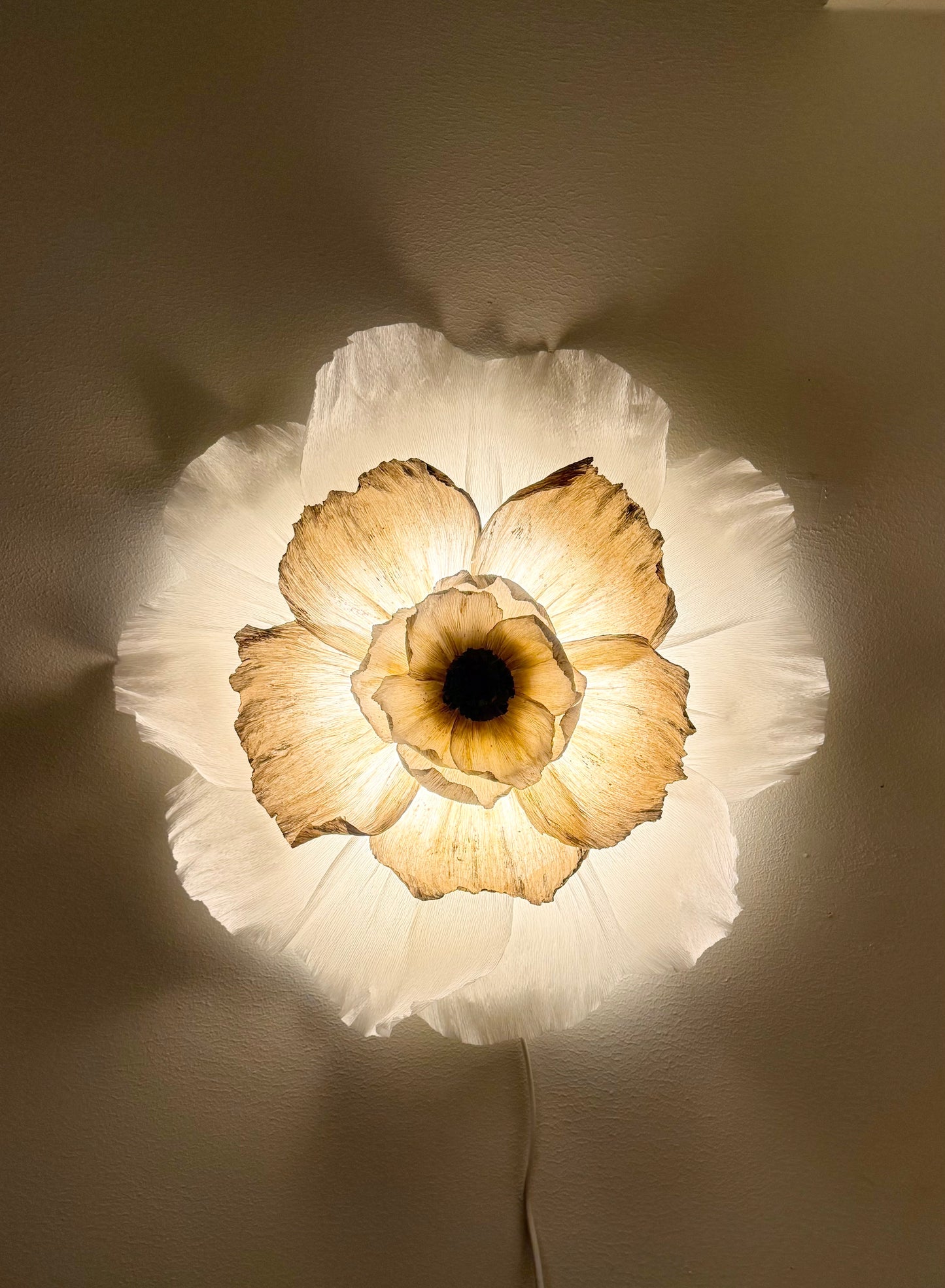 Vägglampan ”Aurora”