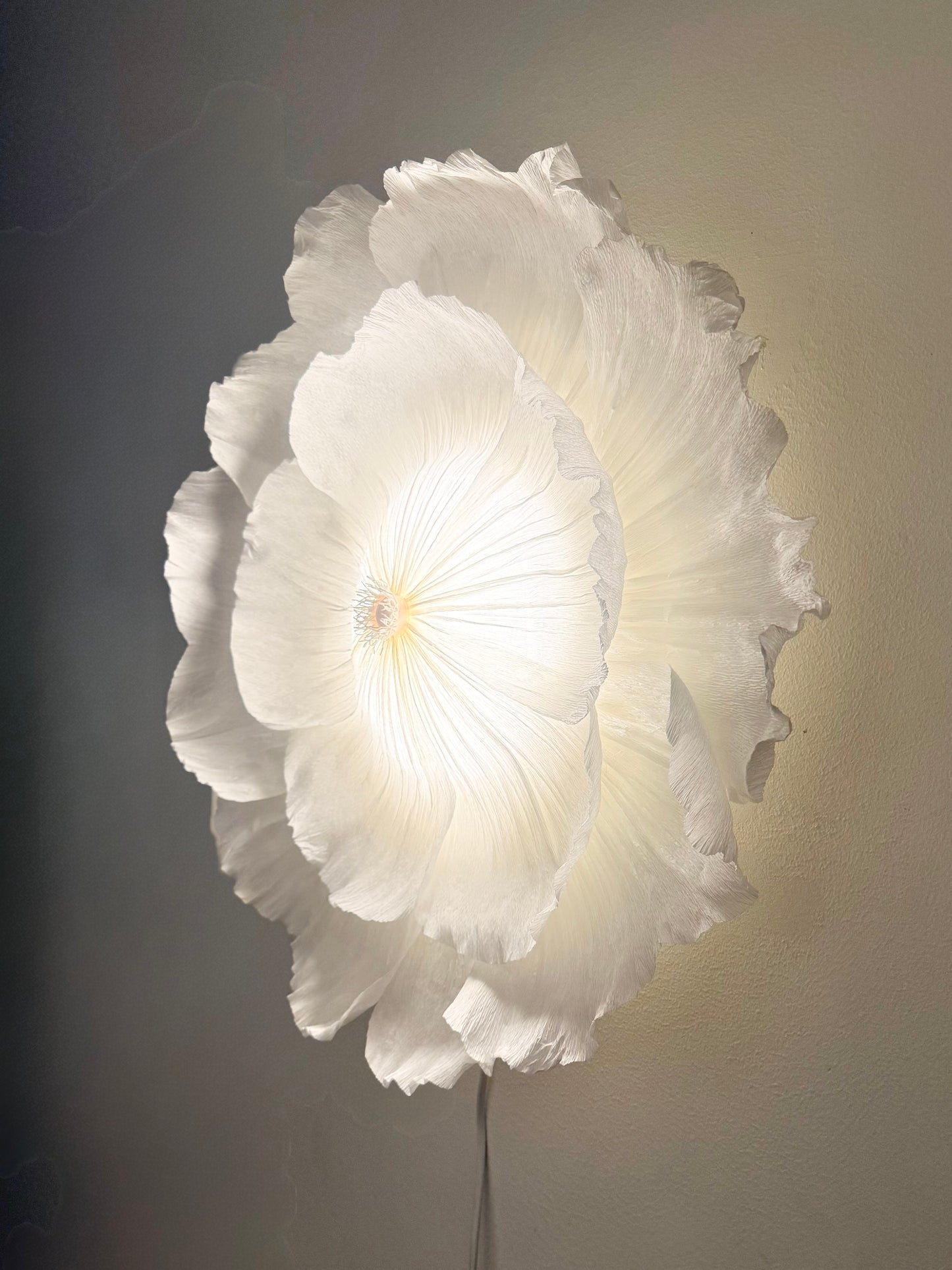 Vägglampan ”Saga”